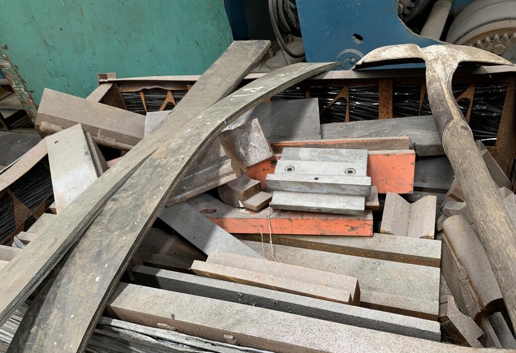 Promacan 200t press brake Stock # TRT20 - Image 2