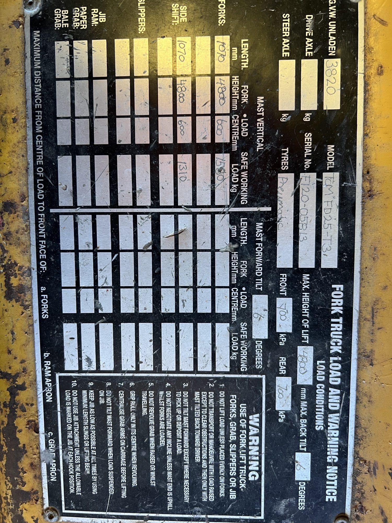 TCM 2.5T Diesel Forklift - Image 6